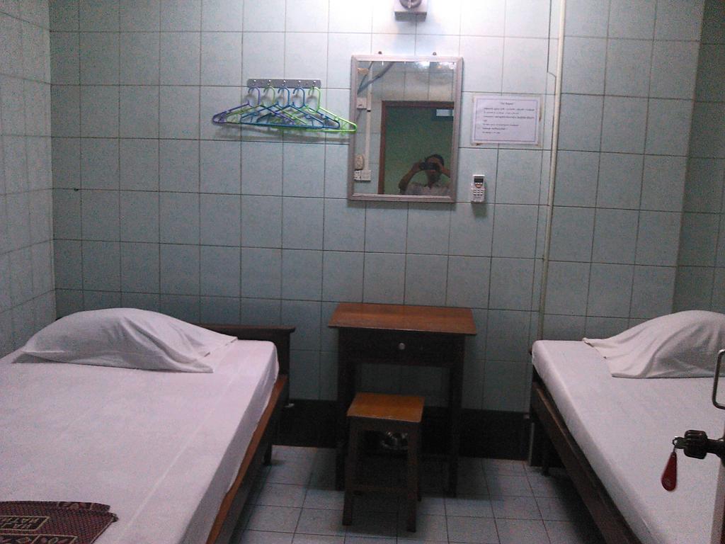 Maulmyine Breeze Guest House חדר תמונה
