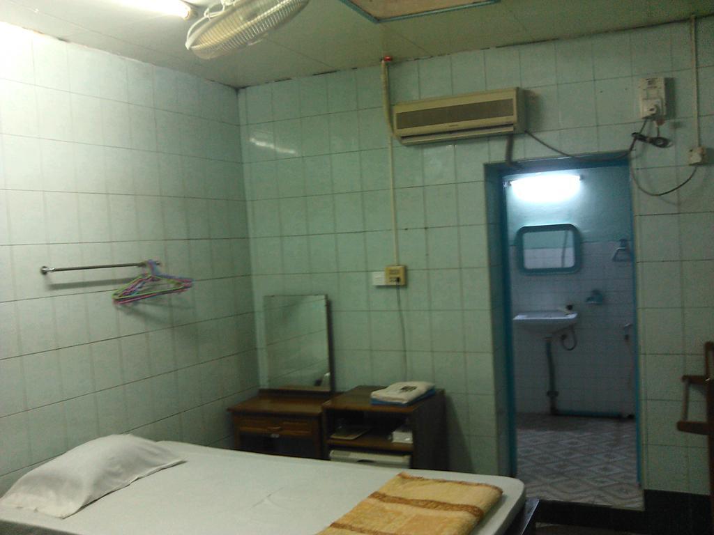 Maulmyine Breeze Guest House חדר תמונה