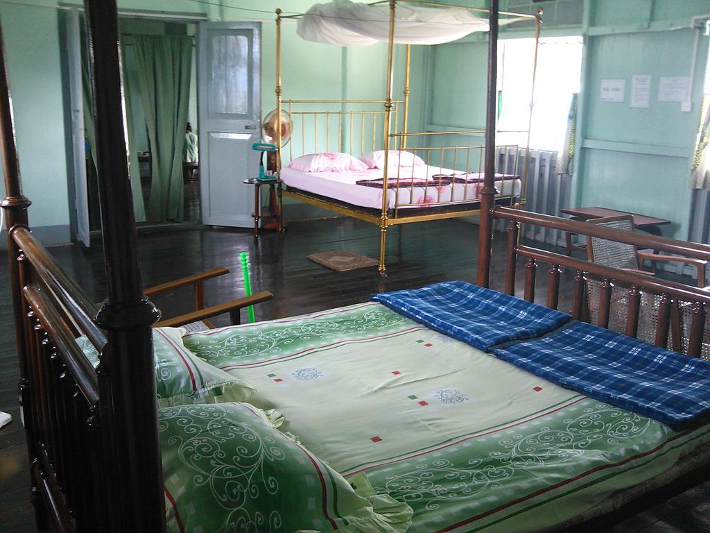 Maulmyine Breeze Guest House חדר תמונה