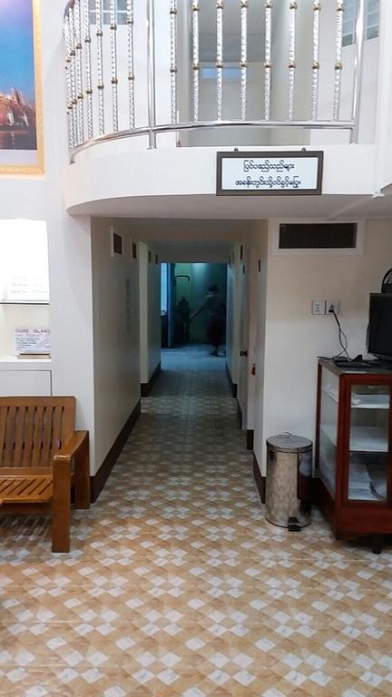 Maulmyine Breeze Guest House מראה חיצוני תמונה