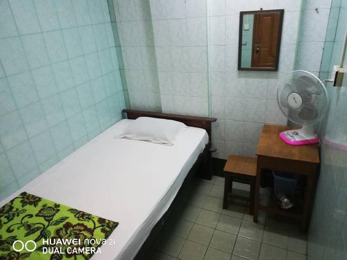 Maulmyine Breeze Guest House מראה חיצוני תמונה